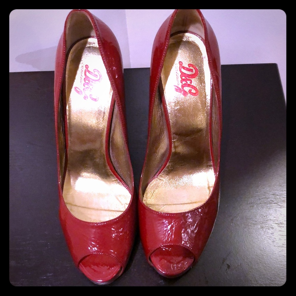 D&G red beautiful pumps. Size 39